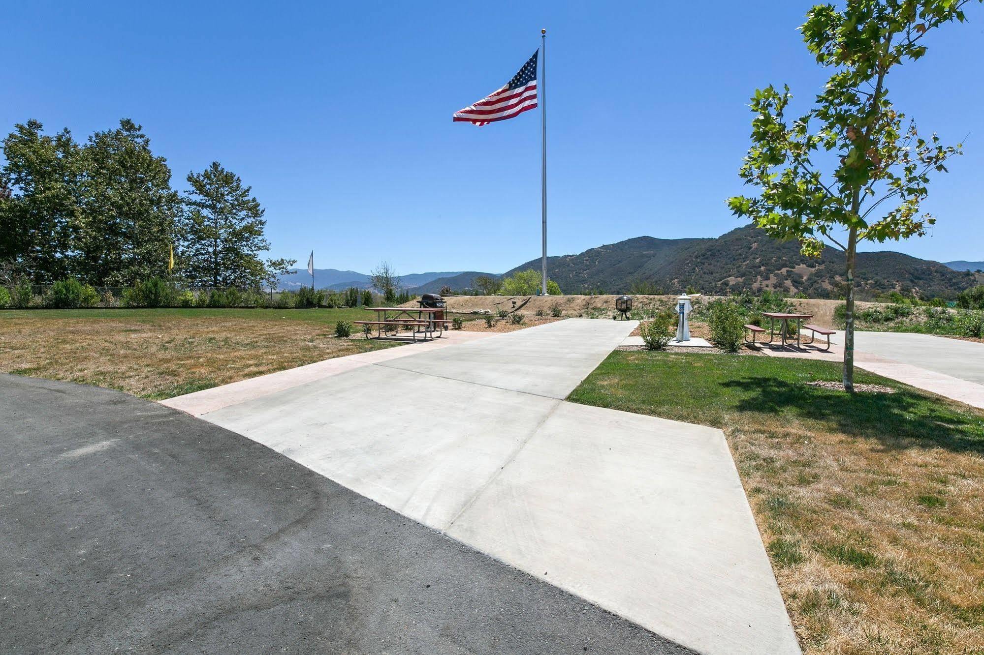 Flying Flags Rv Resort & Campground Buellton Buitenkant foto